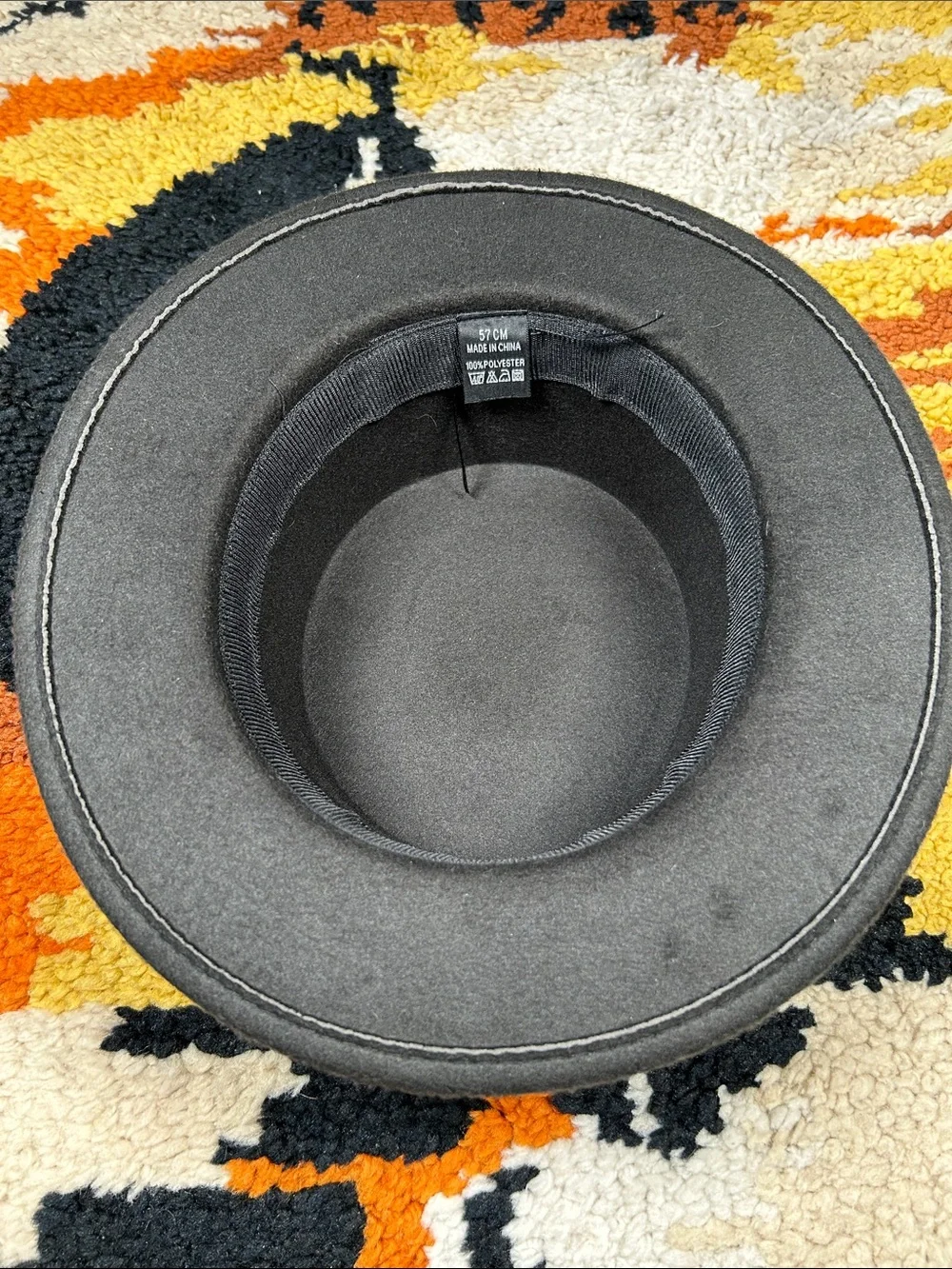 Rad, flat wide brimmed hat!!